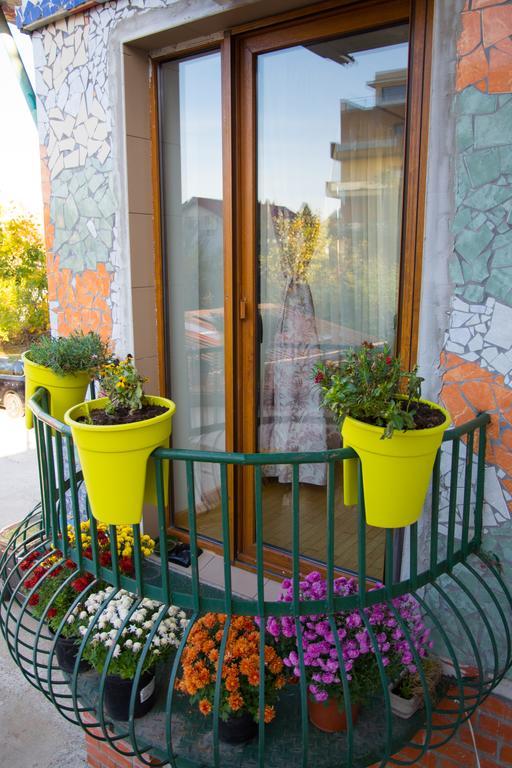 Silvia'S Apartment Voluntari Екстериор снимка